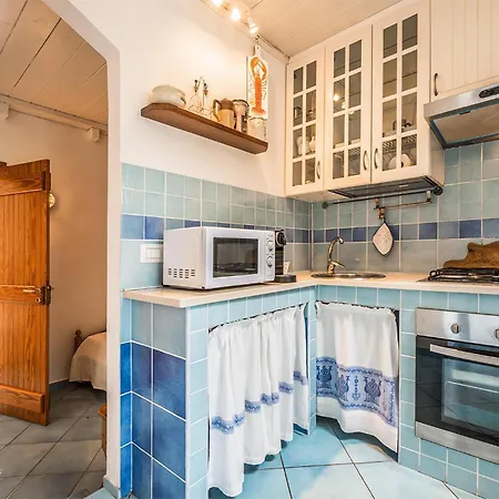 Beautiful Home In Stintino With Wifi Feriehus