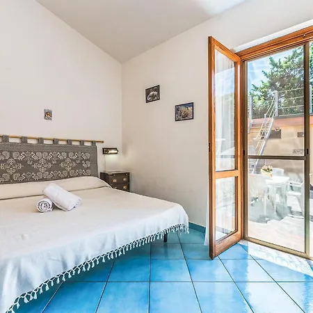 Feriehus Beautiful Home In Stintino With Wifi *